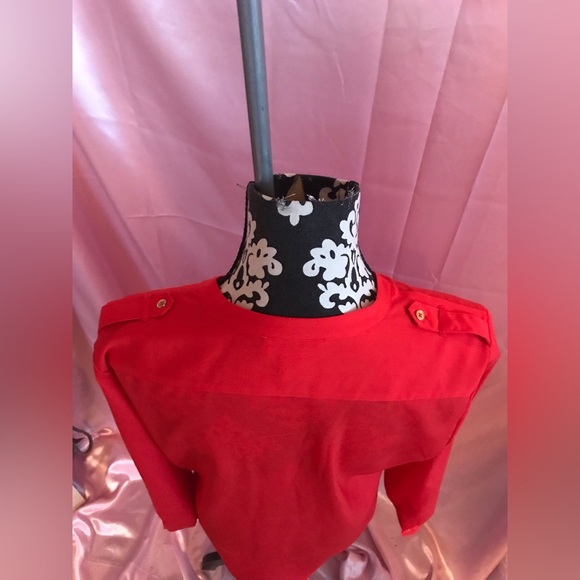 Red top - Picture 3 of 5